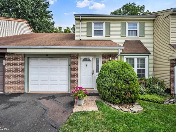 19 GREEN WOODS DRIVE , HORSHAM, PA 19044