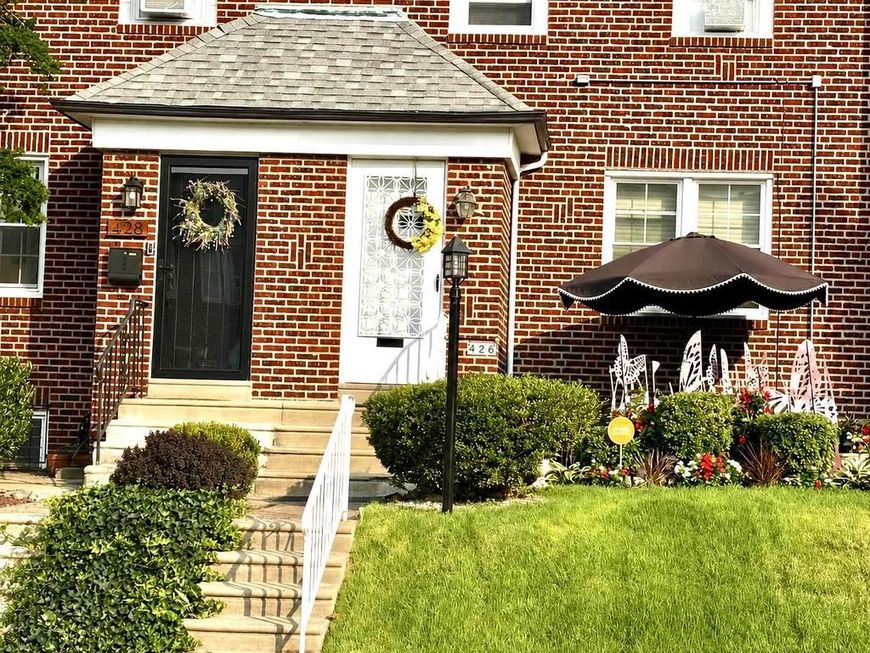 426 E Slocum Street E, Philadelphia, PA 19119 Main Photo