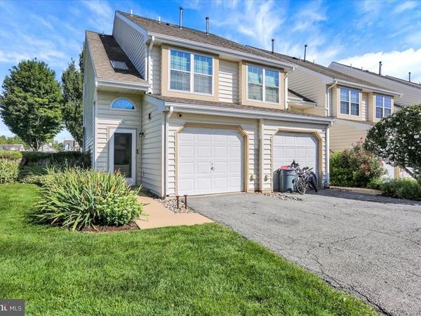 10 CHATHAM DRIVE, MORGANTOWN, PA 19543