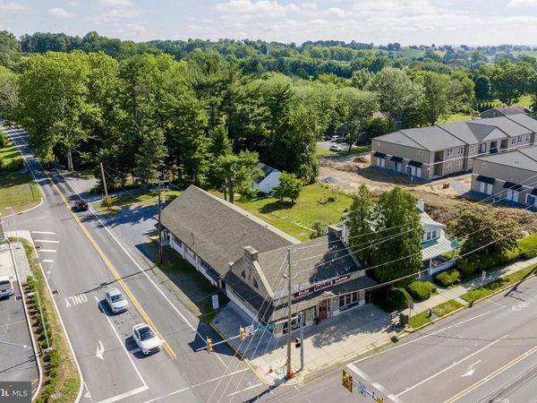 381 W PENN AVENUE, ROBESONIA, PA 19551