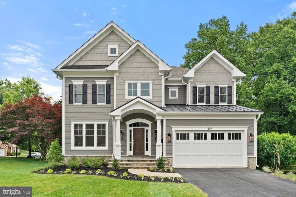 129 Woodview Circle Sw, Vienna, VA 22180 Main Photo