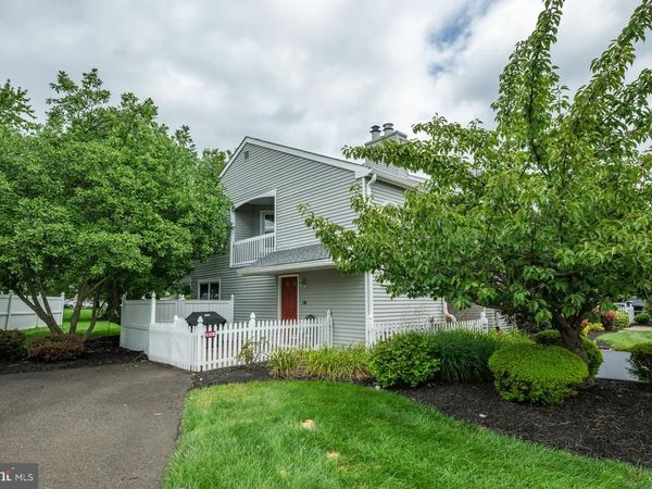 630 B ROSE HOLLOW DRIVE , YARDLEY, PA 19067