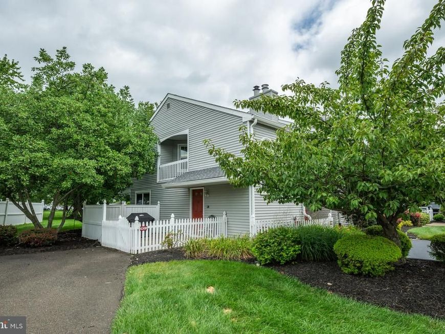 630 B Rose Hollow Drive , Yardley, PA 19067 Main Photo