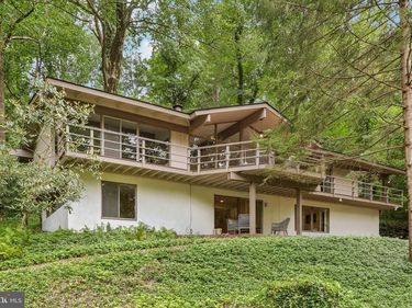 758 DARBY PAOLI ROAD, NEWTOWN SQUARE, PA 19073