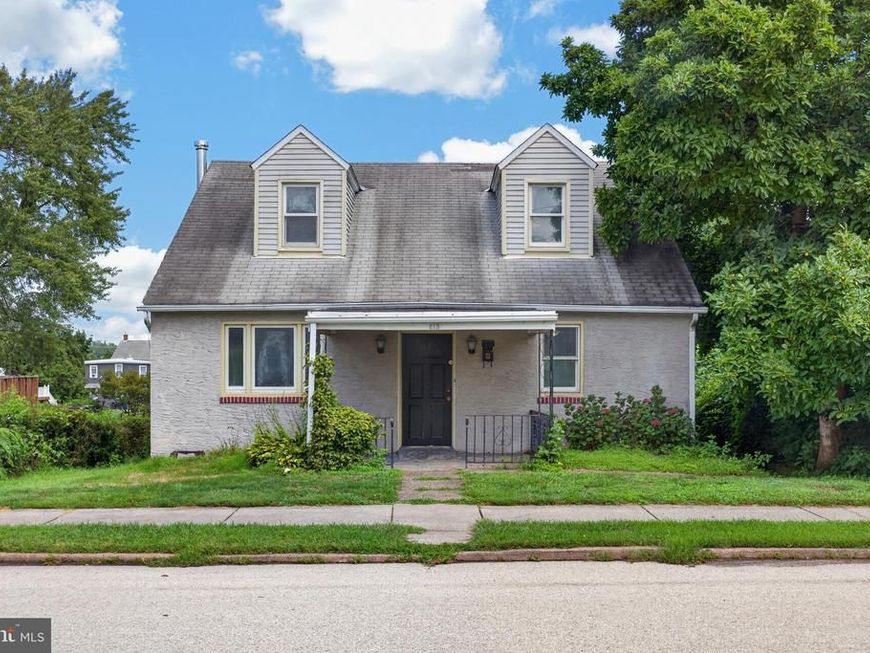 813 Montgomery Avenue, Phoenixville, PA 19460 Main Photo
