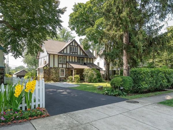282 HATHAWAY LANE, WYNNEWOOD, PA 19096