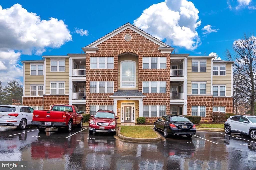 2406 DOMINION DRIVE , FREDERICK, MD 21702