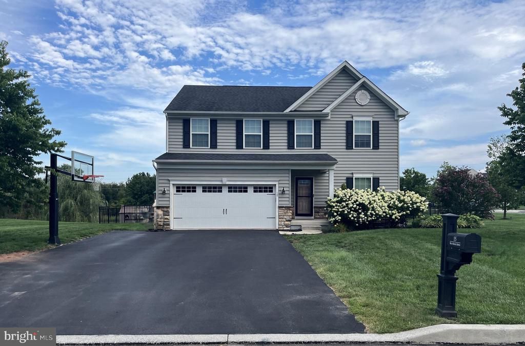 15 BLUE RIDGE DRIVE, GILBERTSVILLE, PA 19525