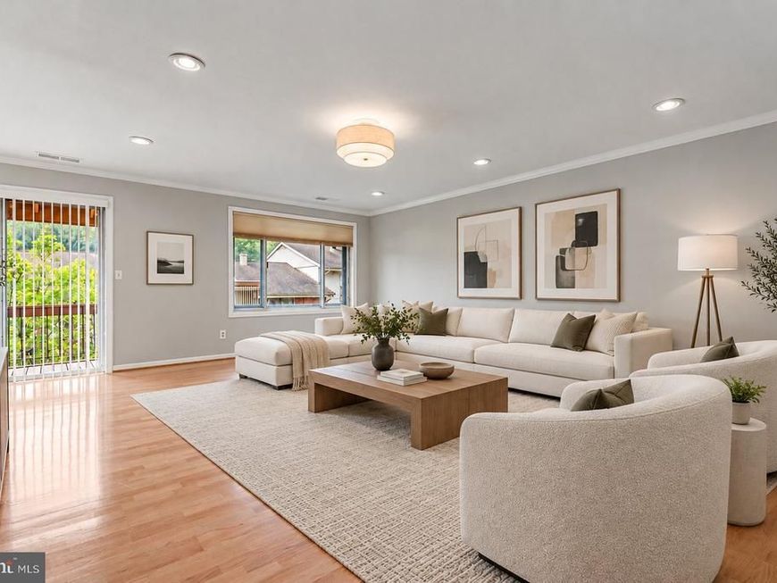 8 Cross Keys Road, Unit 8F, Baltimore, MD 21210 Main Photo
