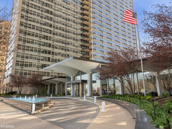 3550 N LAKE SHORE Drive , Unit 1003, Chicago, IL 60657
