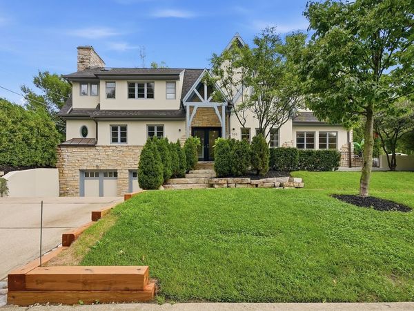 705 W Chestnut Street , Hinsdale, IL 60521