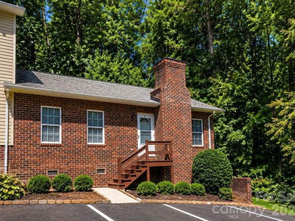 1491 20th Avenue NE, Unit 6, Hickory, NC 28601