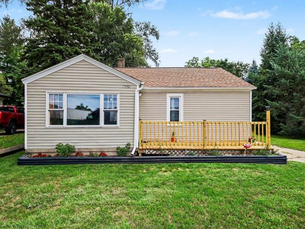 5500 Crippen Avenue SW, Wyoming, MI 49548