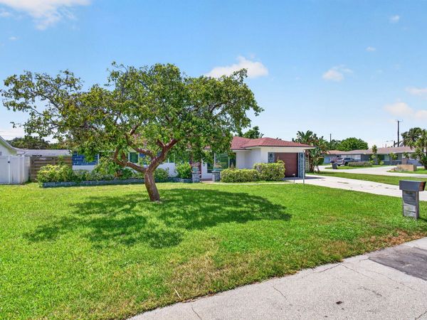 200 NE 28TH Terrace, Boca Raton, FL 33431