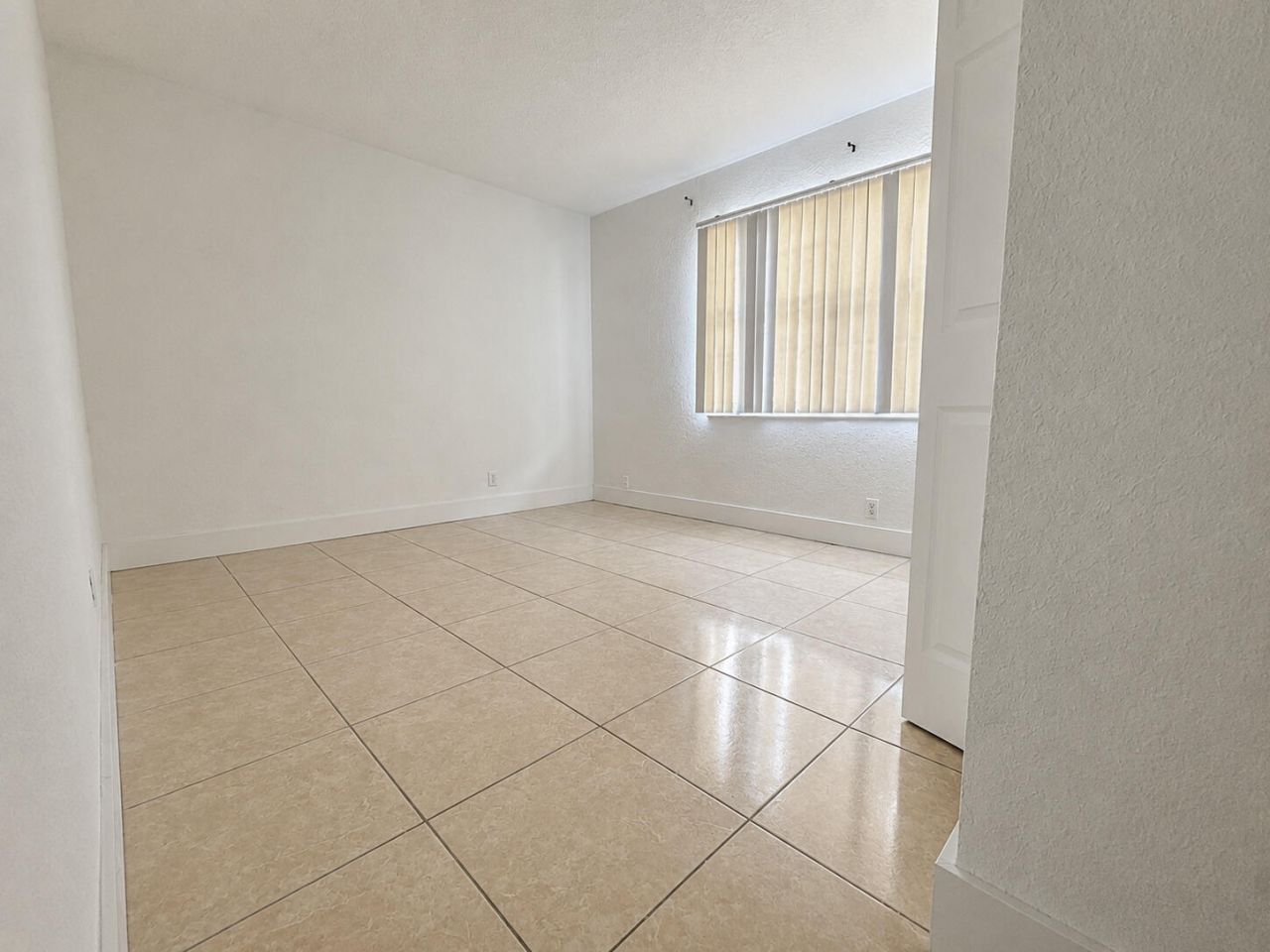 3970 NW 31st Terrace, Unit 1A, Lauderdale Lakes, FL 33309 Photo