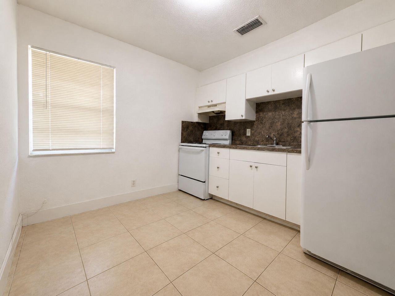 3970 NW 31st Terrace, Unit 1A, Lauderdale Lakes, FL 33309 Photo