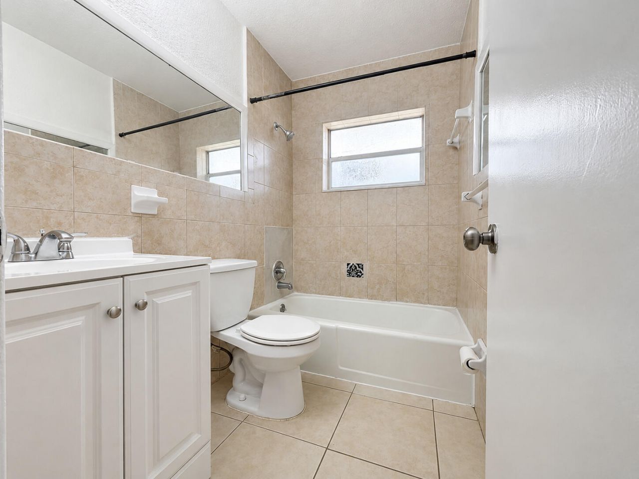 3970 NW 31st Terrace, Unit 1A, Lauderdale Lakes, FL 33309 Photo