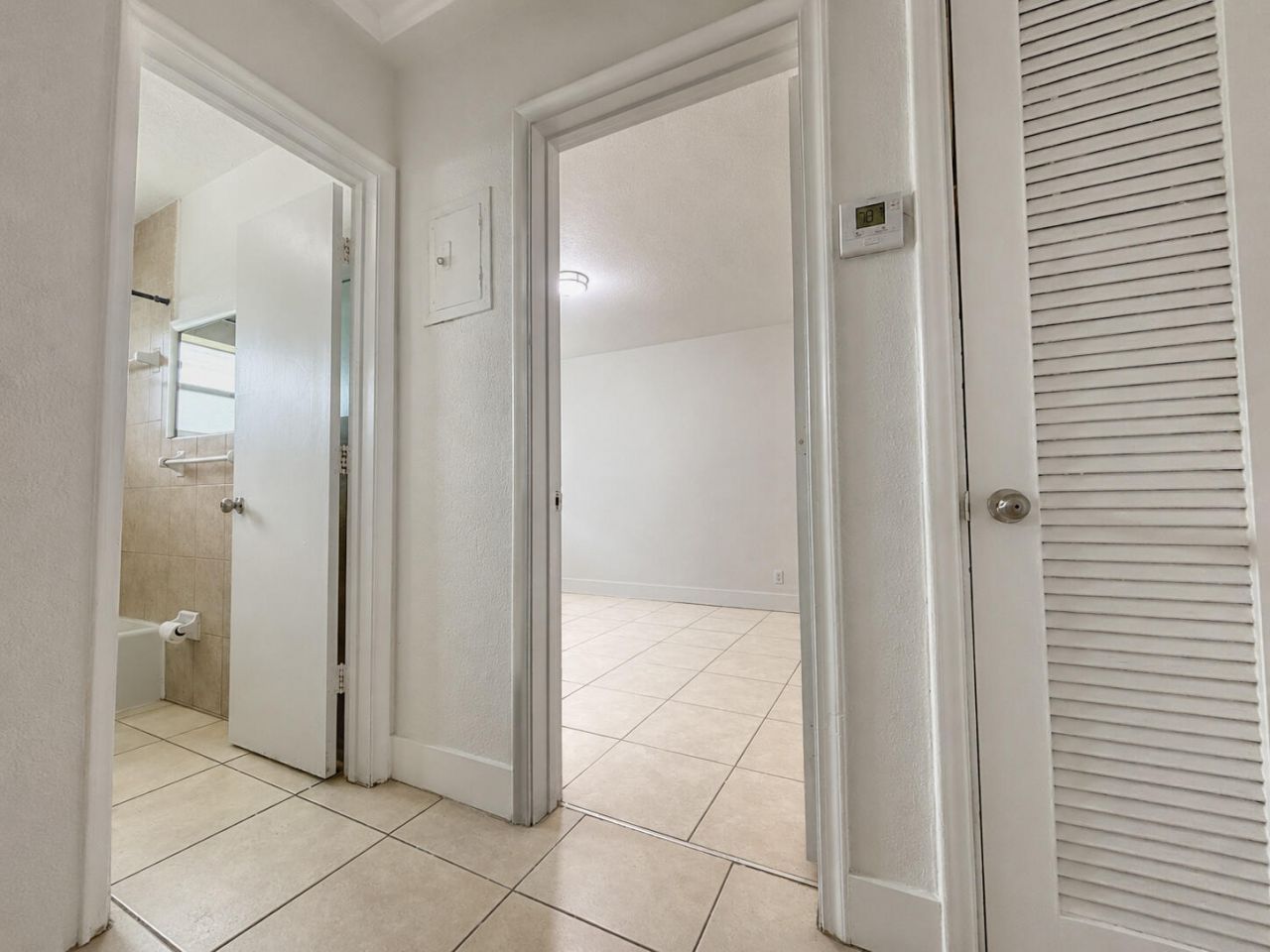 3970 NW 31st Terrace, Unit 1A, Lauderdale Lakes, FL 33309 Photo
