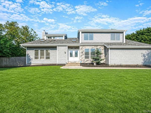 53 Miller Place Road, Miller Place, NY 11764