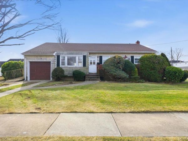 2 McLeod Street , Massapequa Park, NY 11762