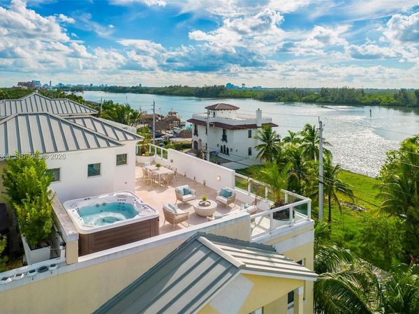 348 Elm St , Unit B-10, Hollywood, FL 33019