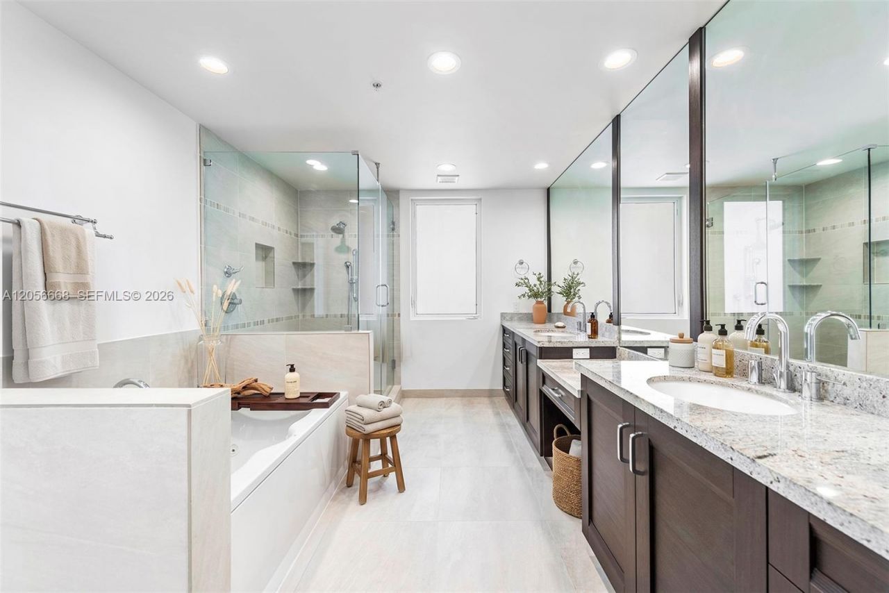 348 Elm St , Unit B-10, Hollywood, FL 33019 Photo