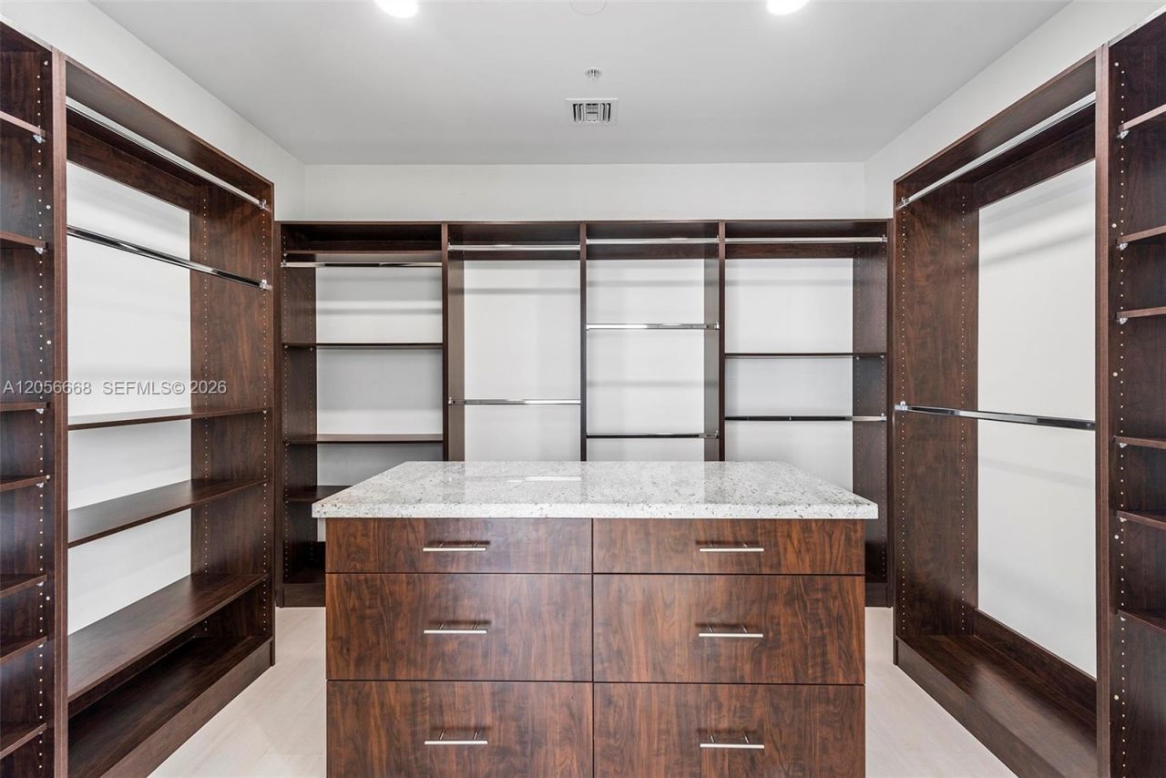 348 Elm St , Unit B-10, Hollywood, FL 33019 Photo