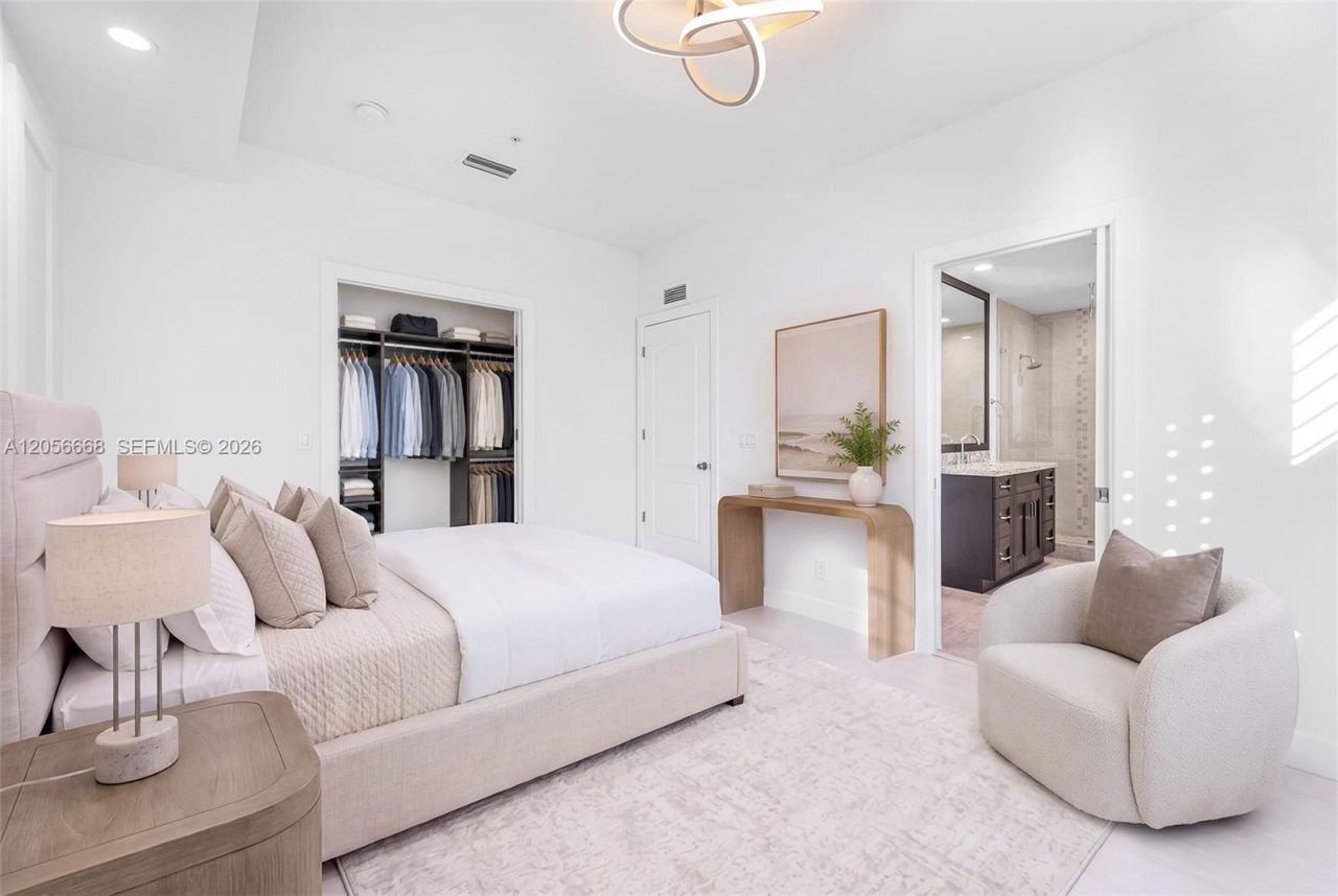 348 Elm St , Unit B-10, Hollywood, FL 33019 Photo