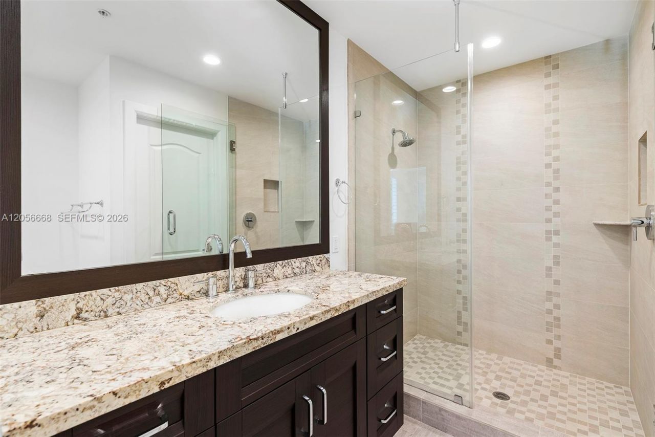 348 Elm St , Unit B-10, Hollywood, FL 33019 Photo