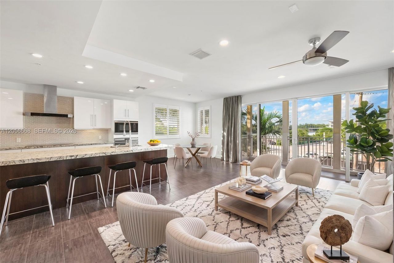 348 Elm St , Unit B-10, Hollywood, FL 33019 Photo
