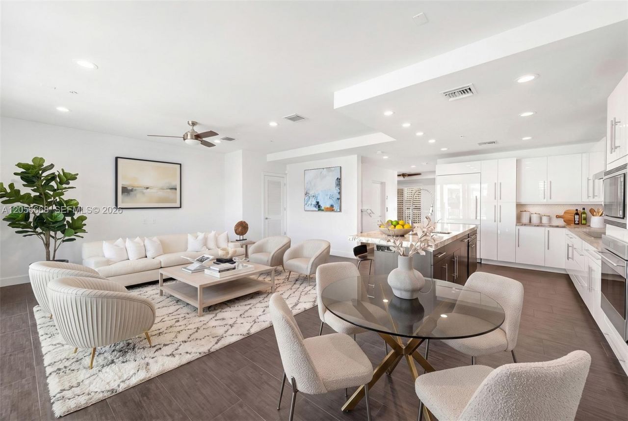 348 Elm St , Unit B-10, Hollywood, FL 33019 Photo