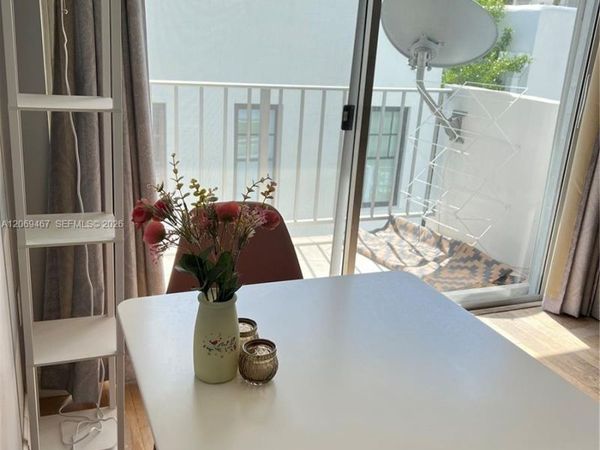 221 Meridian Ave , Unit 305, Miami Beach, FL 33139