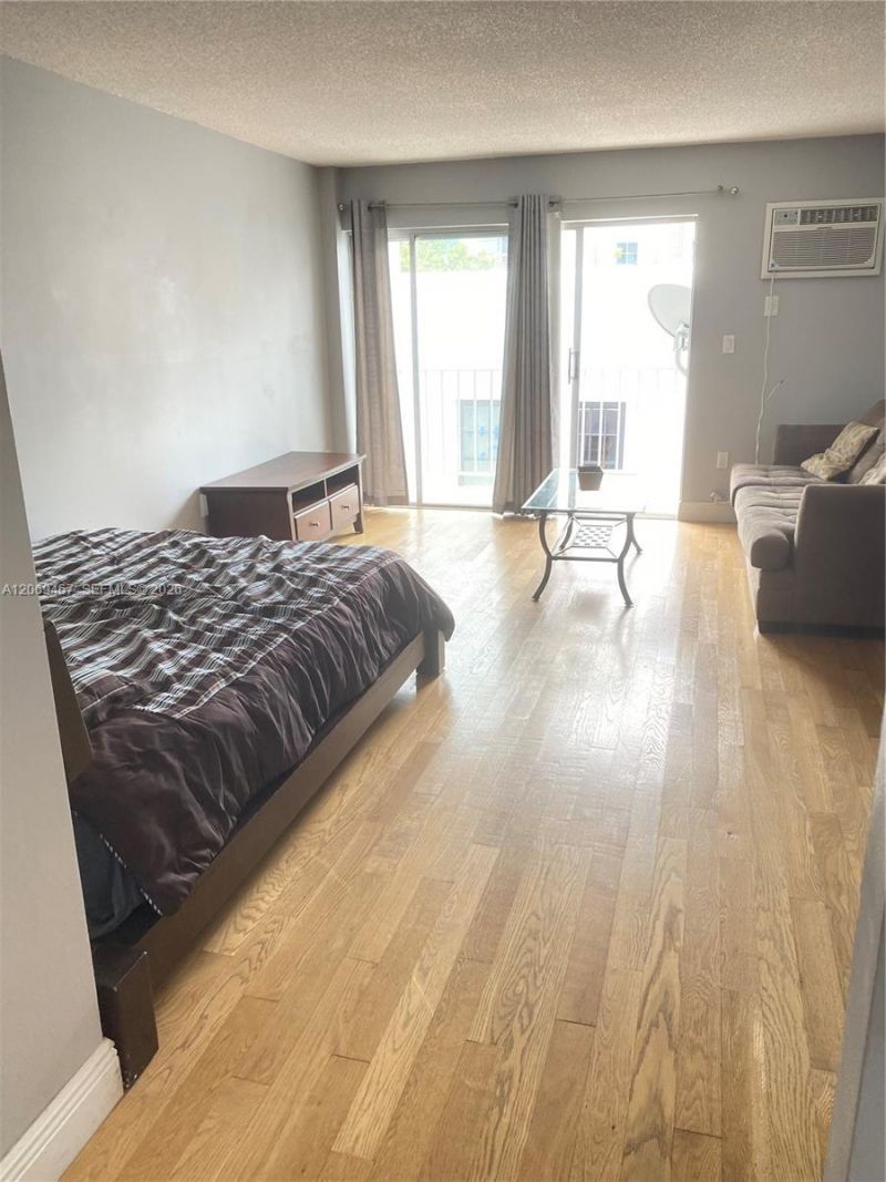 221 Meridian Ave , Unit 305, Miami Beach, FL 33139 Photo