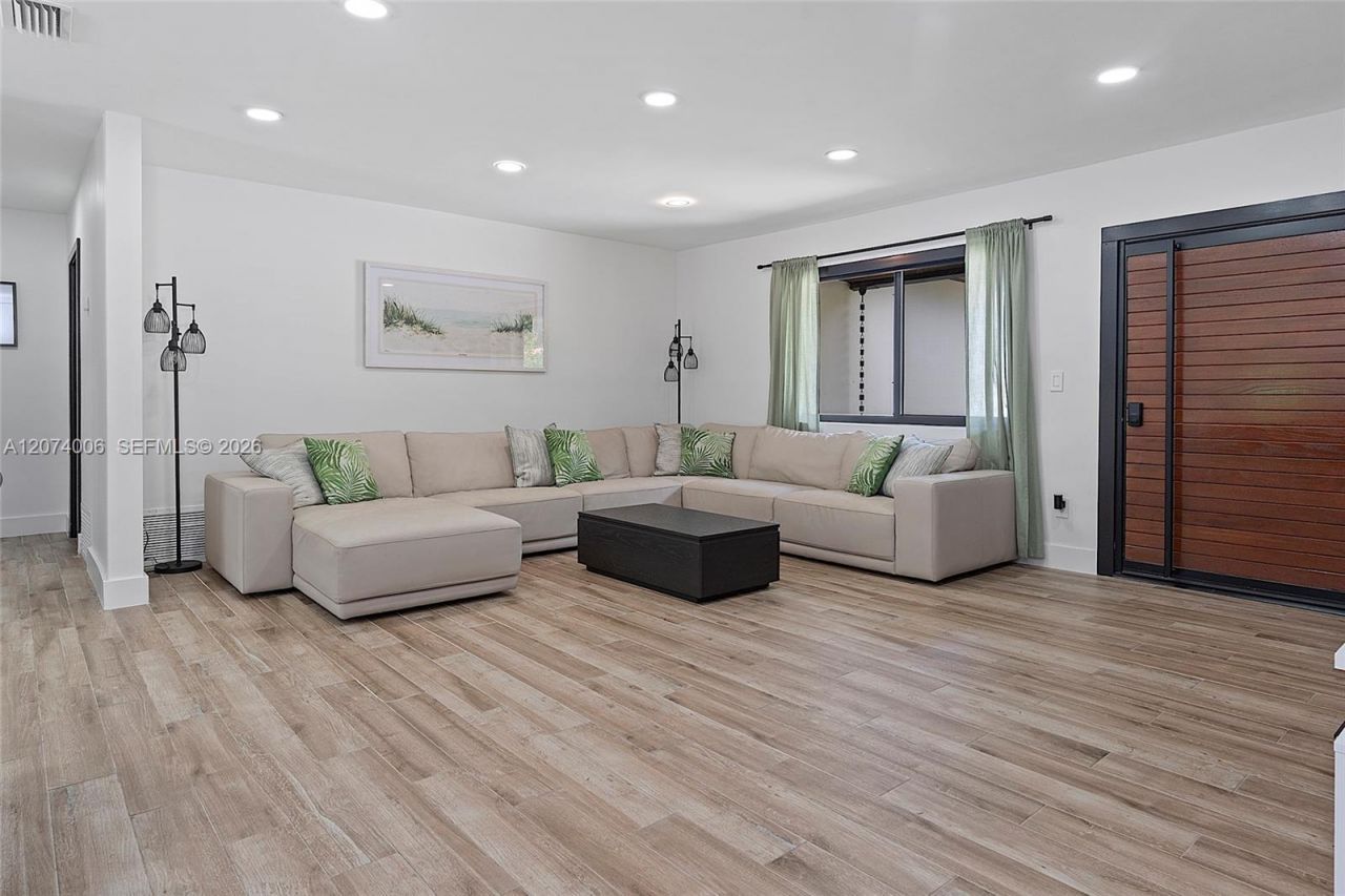10630 NW 19th Pl, Pembroke Pines, FL 33026 Photo