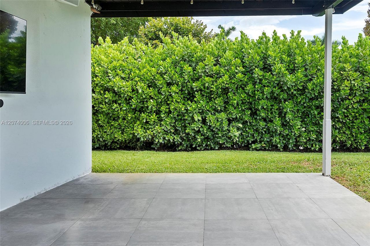10630 NW 19th Pl, Pembroke Pines, FL 33026 Photo