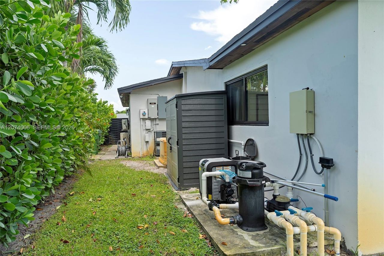 10630 NW 19th Pl, Pembroke Pines, FL 33026 Photo