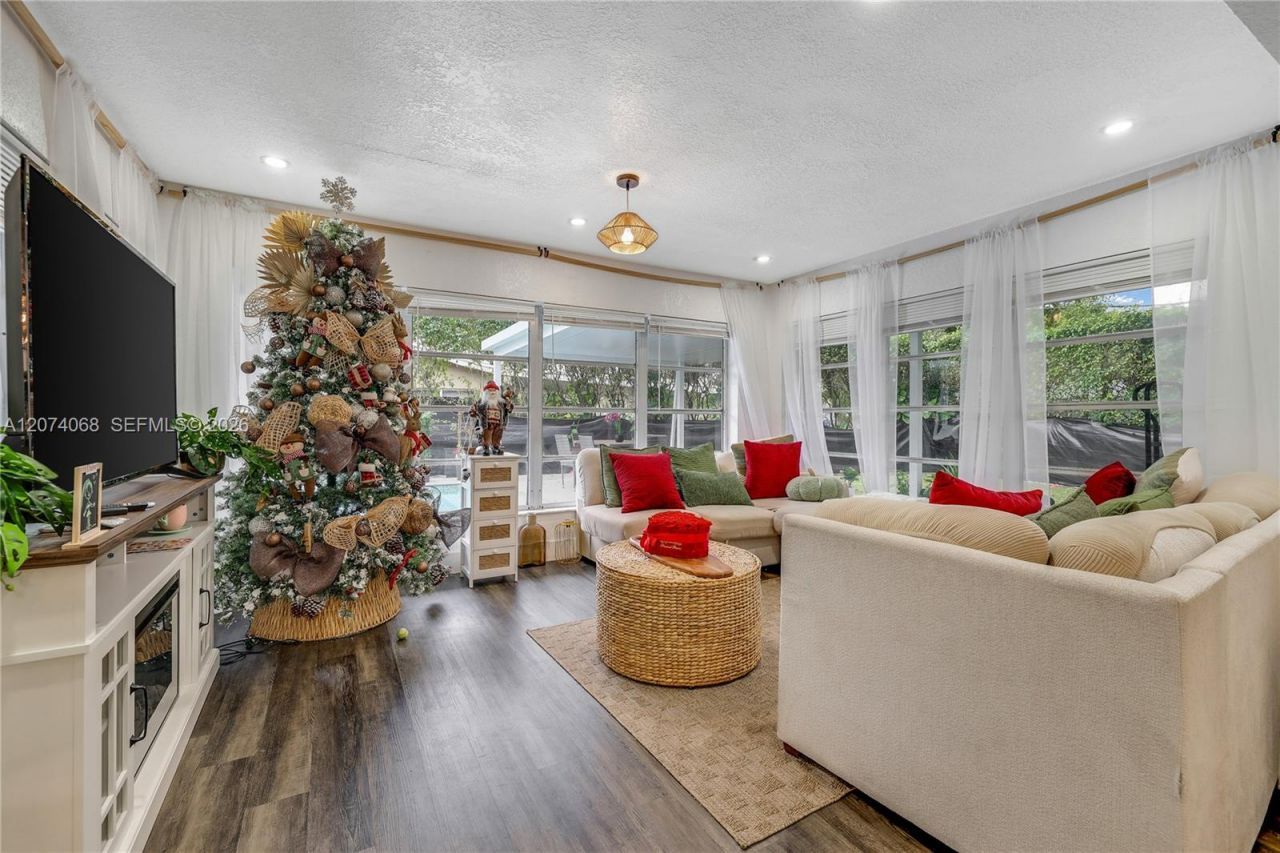 5712 Monroe St , Hollywood, FL 33023 Photo