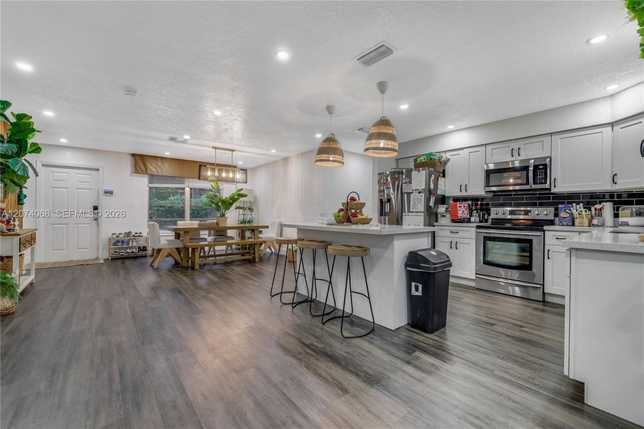 5712 Monroe St , Hollywood, FL 33023 Photo