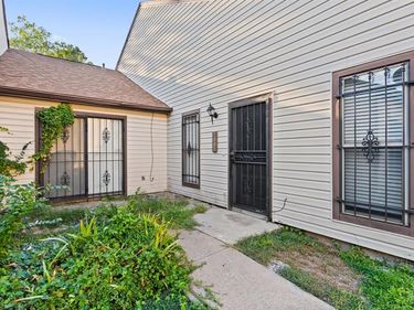 1507 Gailbrook Lane , Dallas, TX 75228