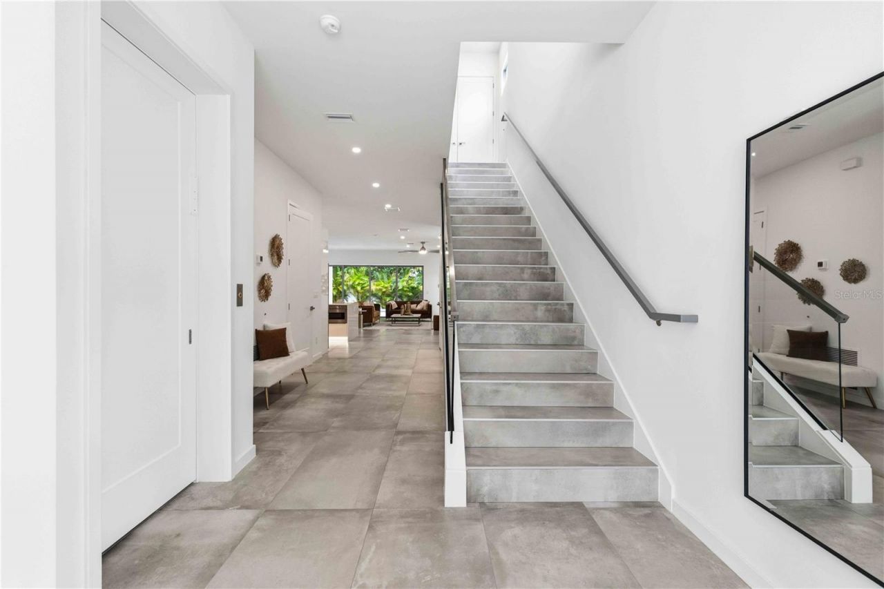 1671 Arlington Street, Sarasota, FL 34239 Photo