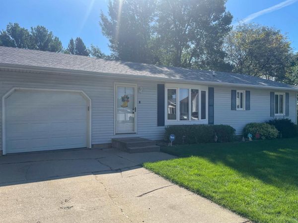 2204 F Street, South Sioux City, NE 68776