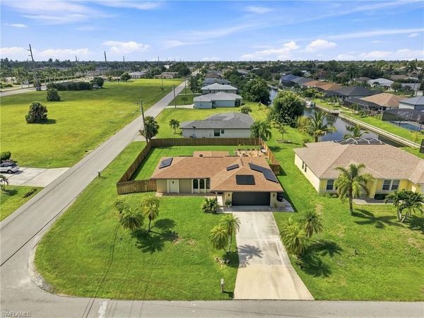 22 SW 13th TER , CAPE CORAL, FL 33991