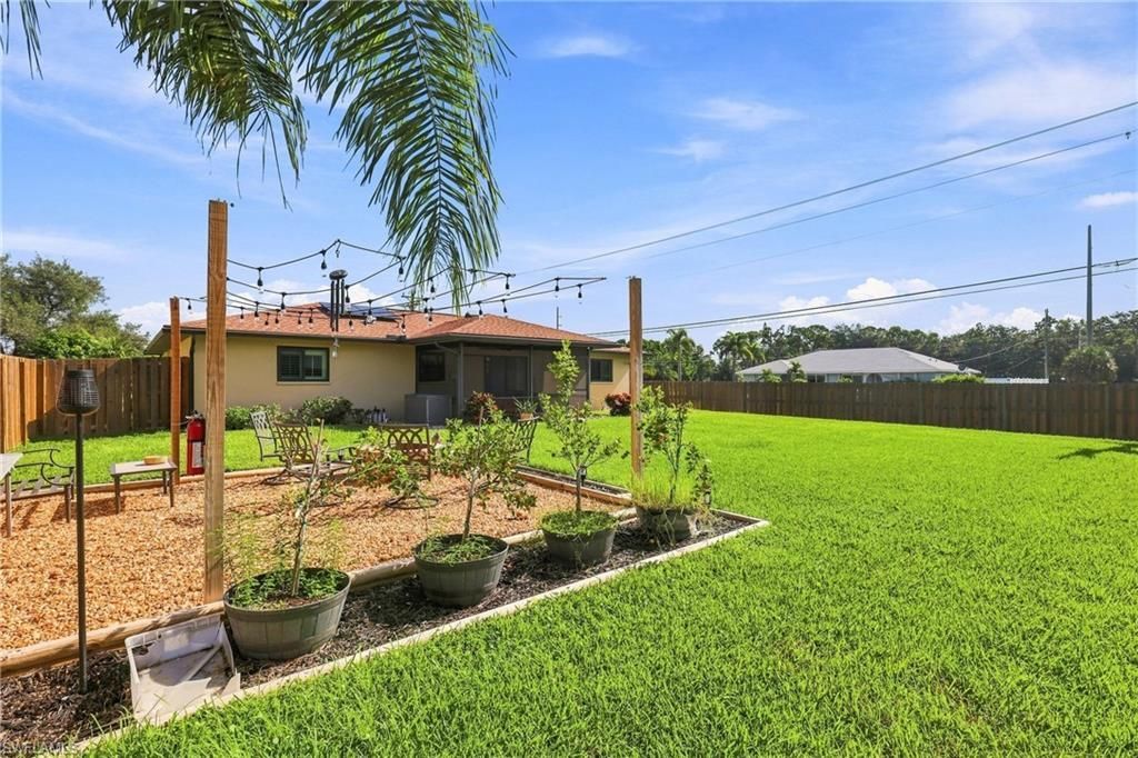 22 SW 13th Ter , Cape Coral, FL 33991 Photo