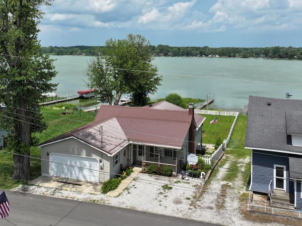 1199 N Main Street , Kewanna, IN 46939
