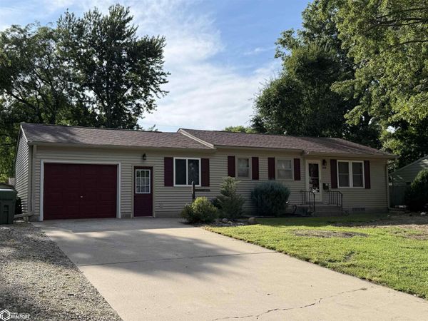 608 8th St. S., Humboldt, IA 50548