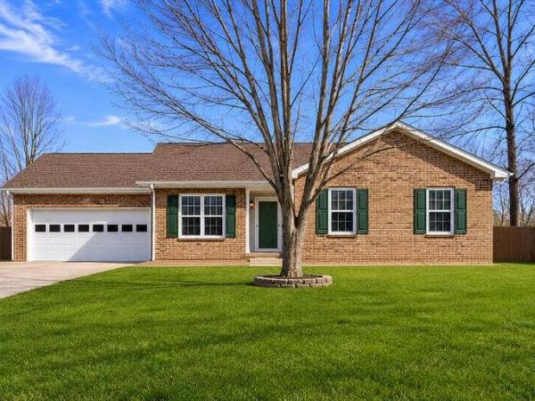 635 Ashley Oaks Dr, Clarksville, TN 37042