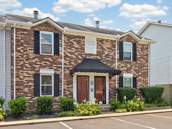 226 Edgewood Dr, Hendersonville, TN 37075