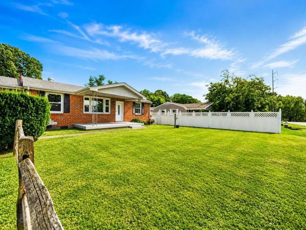 111 Hiller Dr, Old Hickory, TN 37138