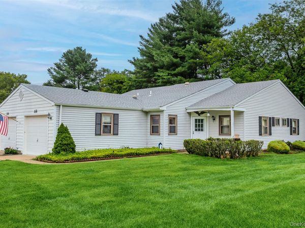 118 Knolls Drive , Stony Brook, NY 11790
