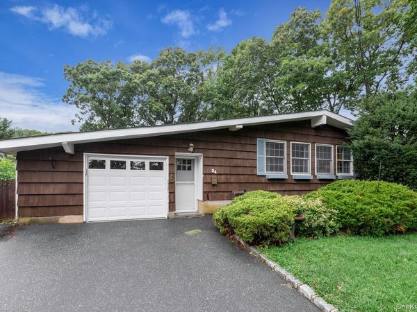 34 Crestwood Lane , Lake Ronkonkoma, NY 11779
